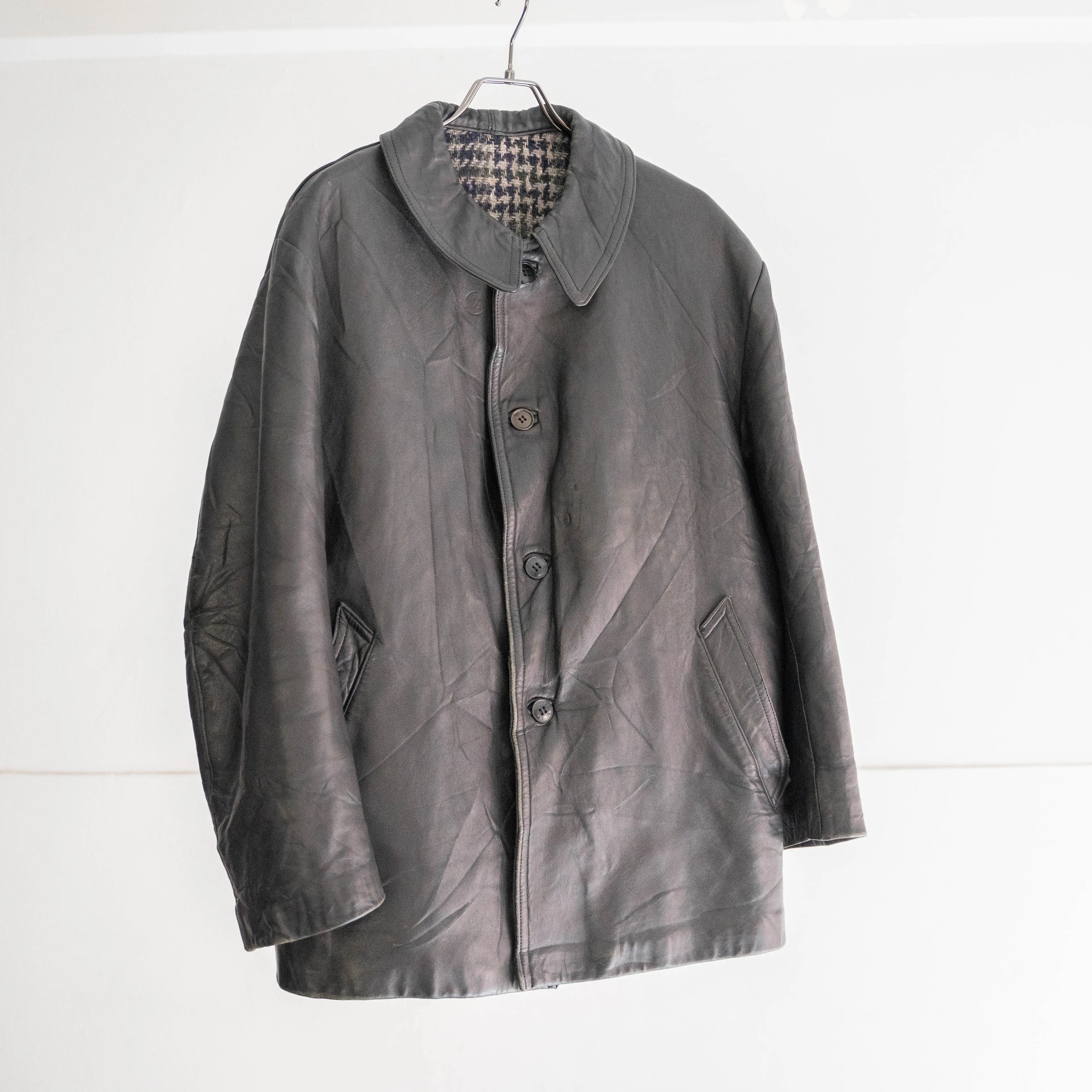 around 1960s France black color leather jacket -good condition-