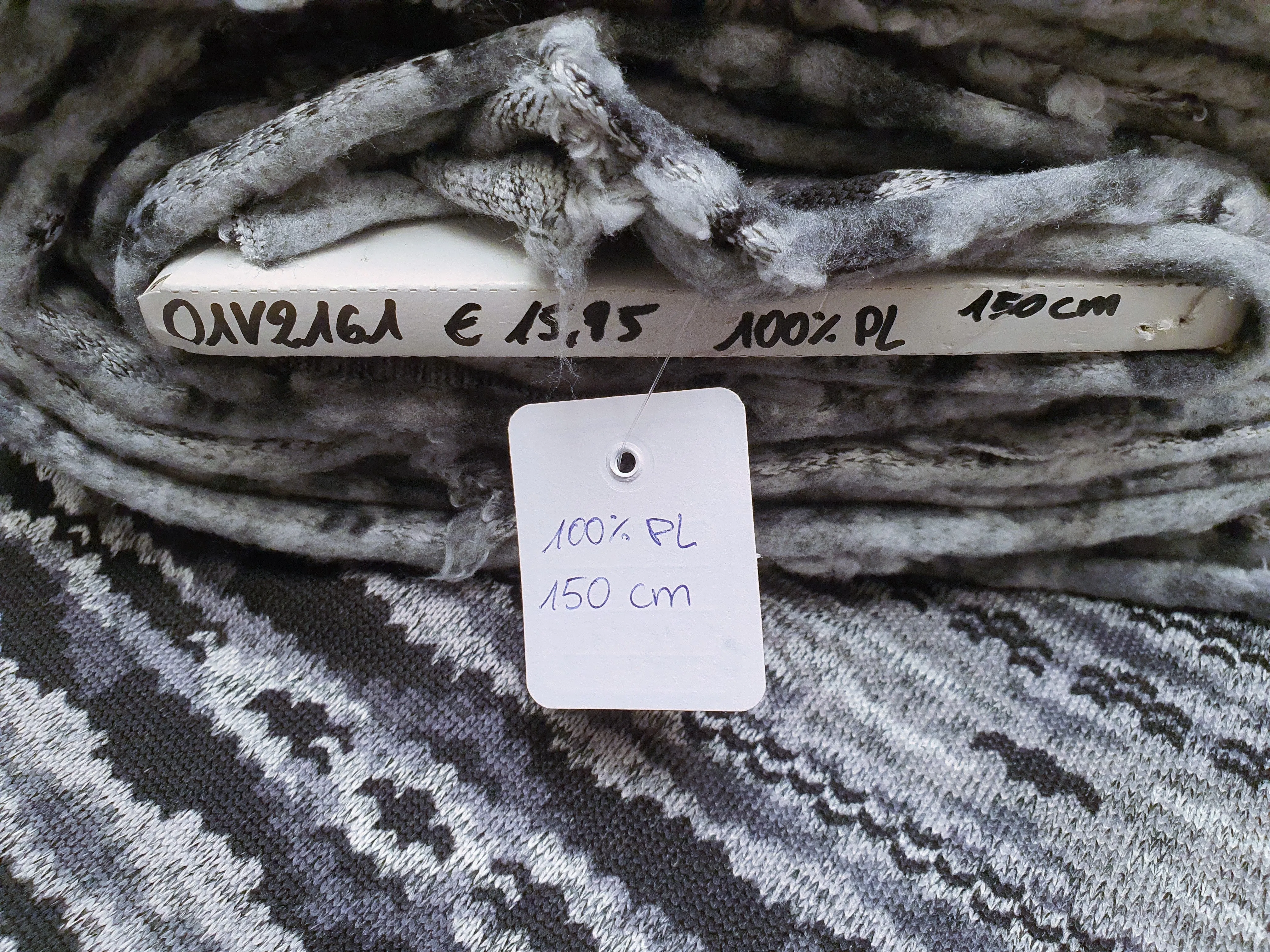 Modischer Strickstoff aus Polyester im angedeuteten Norweger Muster